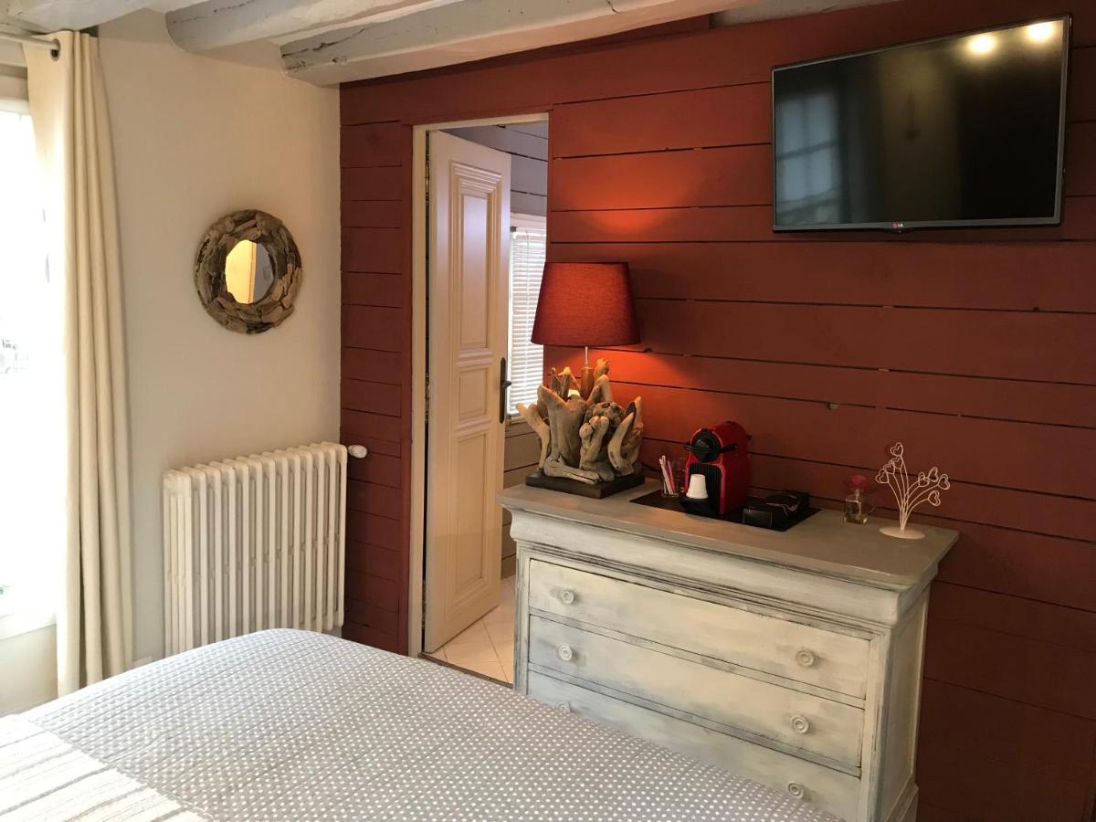La Taniere Des Ours Bed & Breakfast Chaumont-sur-Tharonne Exterior photo